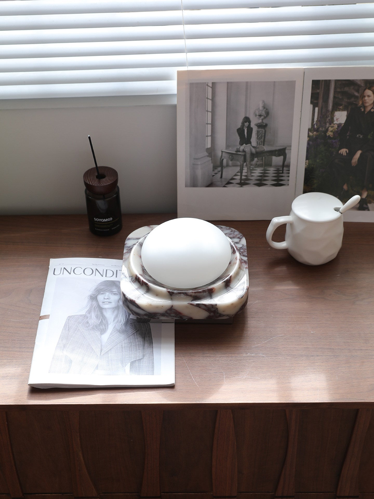 Minimal Rechargeable Table Lamp for Bedside Desk Bar Hotel Lobby